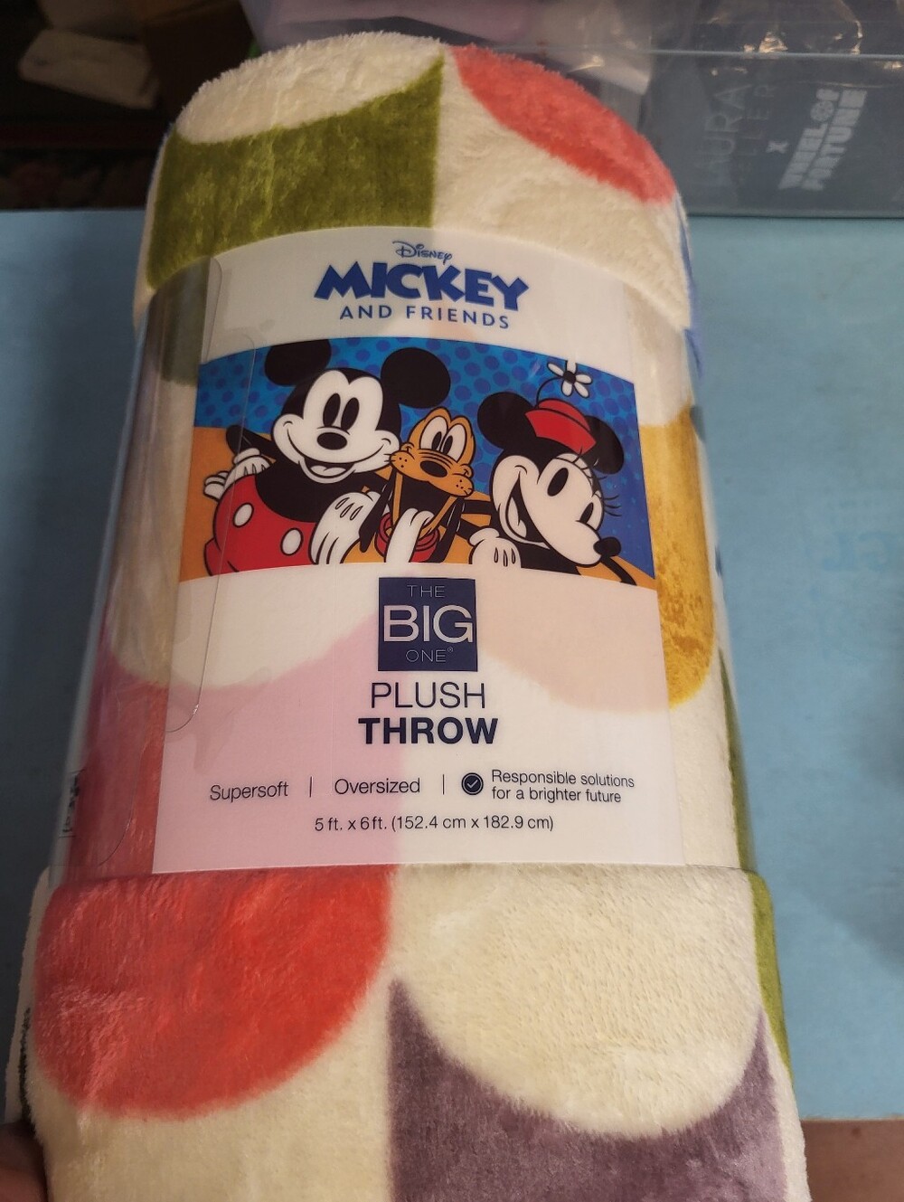New Disney Mickey and Friends Plush Throw Blanket - 1668-1144